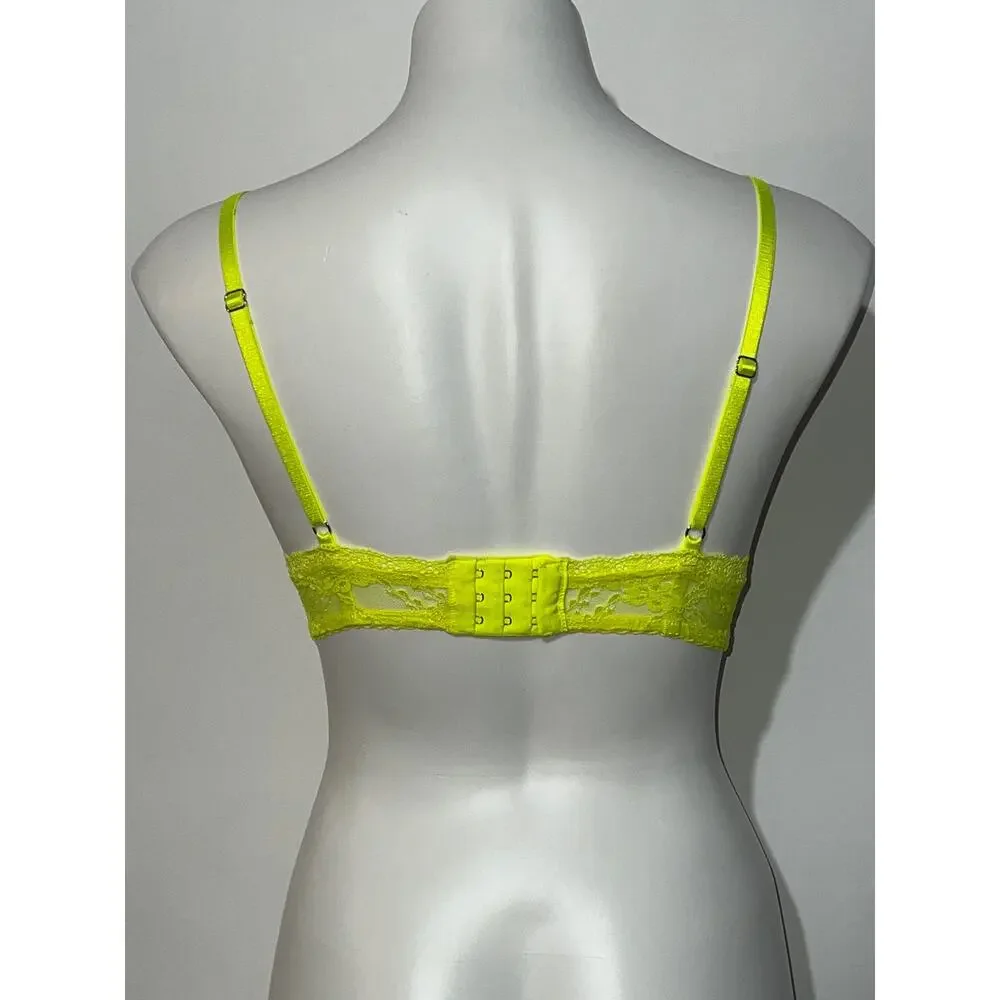 Victoria Secret women’s laced bra
